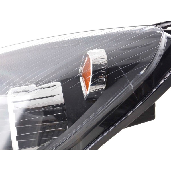 Spare parts headlight left Opel Astra H 5 door 04 