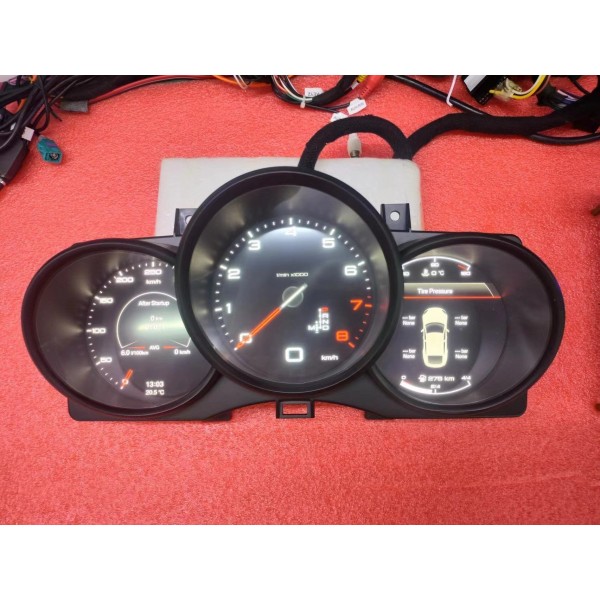 Digital cockpit Porsche Macan TR4372