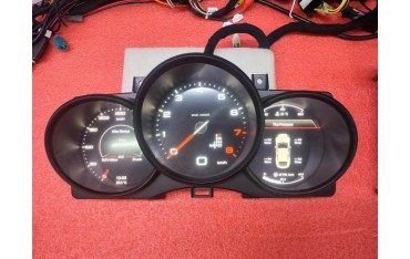 Digital cockpit Porsche Macan TR4372