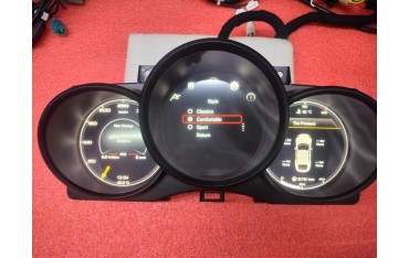Digital cockpit Porsche Macan TR4372